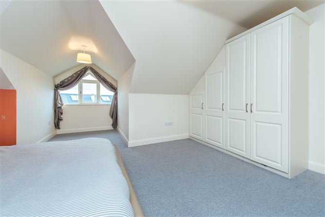 https://photos-a.propertyimages.ie/media/4/4/6/4923644/d43de44c-0d1f-40e4-9383-09197123455b_l.jpg