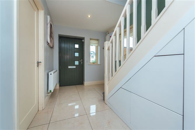 https://photos-a.propertyimages.ie/media/4/4/6/4923644/d43de44c-0d1f-40e4-9383-09197123455b_l.jpg