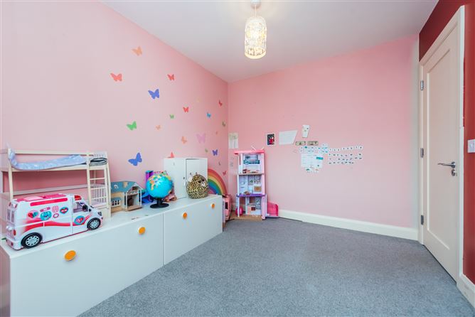 https://photos-a.propertyimages.ie/media/4/4/6/4923644/d43de44c-0d1f-40e4-9383-09197123455b_l.jpg