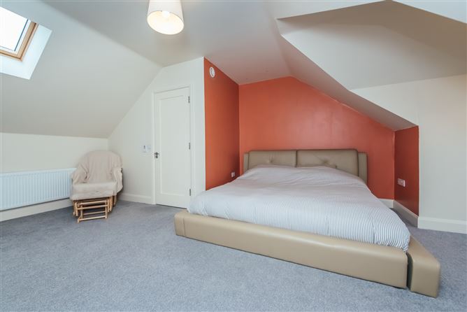 https://photos-a.propertyimages.ie/media/4/4/6/4923644/d43de44c-0d1f-40e4-9383-09197123455b_l.jpg