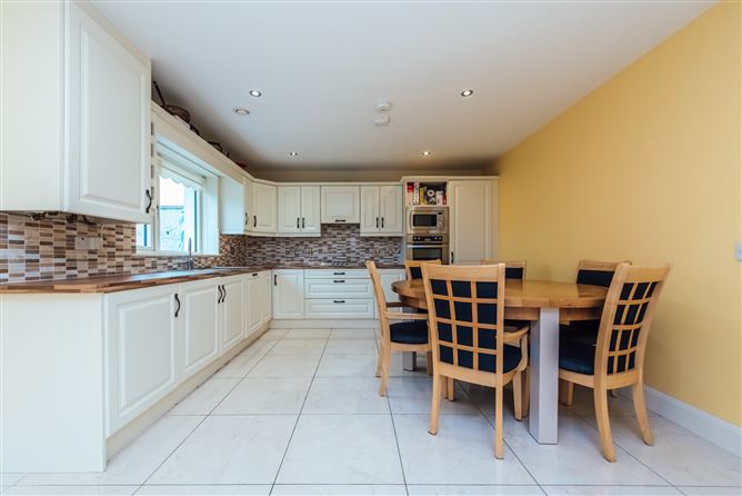 https://photos-a.propertyimages.ie/media/4/4/6/4923644/d43de44c-0d1f-40e4-9383-09197123455b_l.jpg