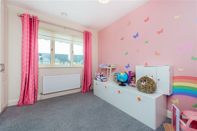 https://photos-a.propertyimages.ie/media/4/4/6/4923644/d43de44c-0d1f-40e4-9383-09197123455b_l.jpg