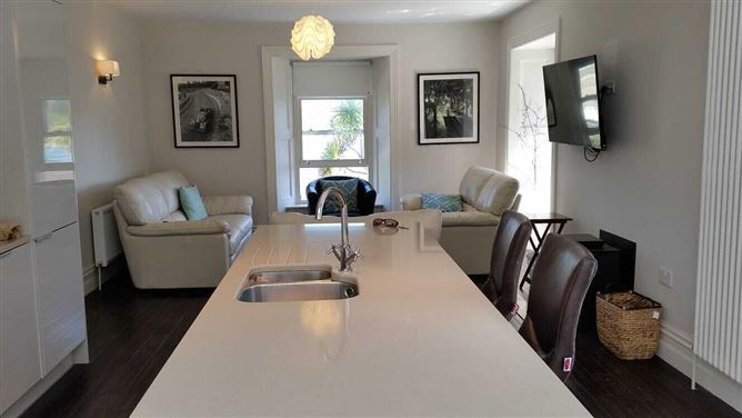 Photo 10 of 24 — Byron Lodge,Vacation Rental in Waterford, Ireland
