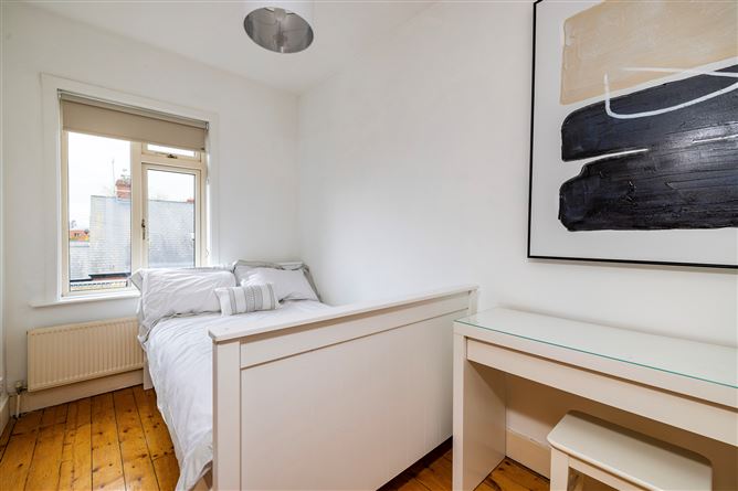 Maura, 92 Iona Road, Glasnevin, Dublin 9