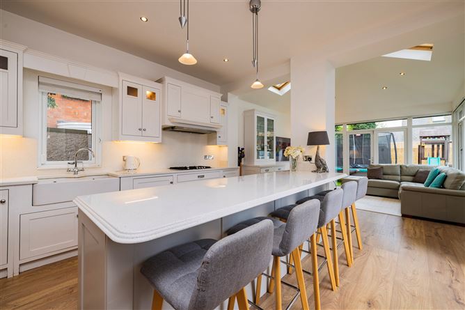 Maura, 92 Iona Road, Glasnevin, Dublin 9