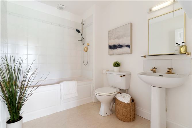 64 Salthill, Block C, Monkstown, Co. Dublin