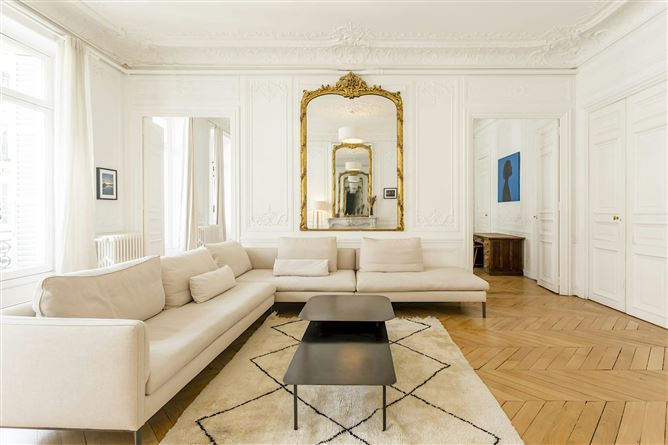 Art Lover,Paris,Île-de-France,France