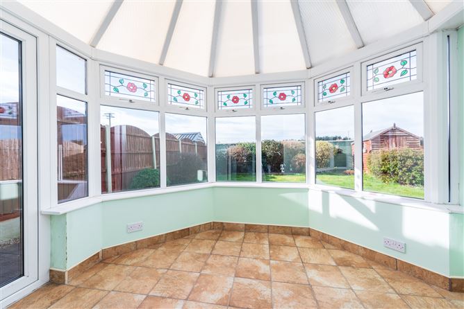 https://photos-a.propertyimages.ie/media/4/4/7/4915744/f94be100-9b85-4819-aa1e-4ba271a458cb_l.jpg