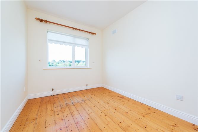 https://photos-a.propertyimages.ie/media/4/4/7/4915744/f94be100-9b85-4819-aa1e-4ba271a458cb_l.jpg