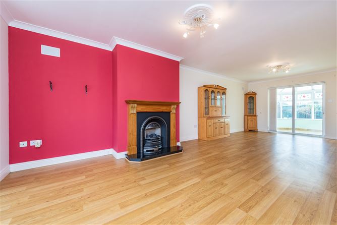 https://photos-a.propertyimages.ie/media/4/4/7/4915744/f94be100-9b85-4819-aa1e-4ba271a458cb_l.jpg