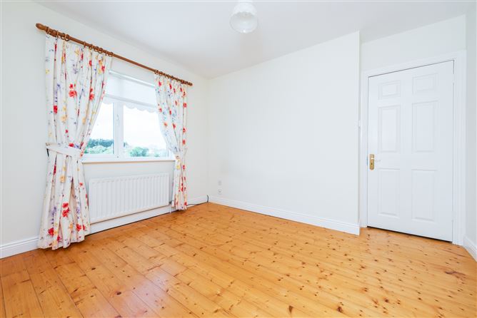 https://photos-a.propertyimages.ie/media/4/4/7/4915744/f94be100-9b85-4819-aa1e-4ba271a458cb_l.jpg