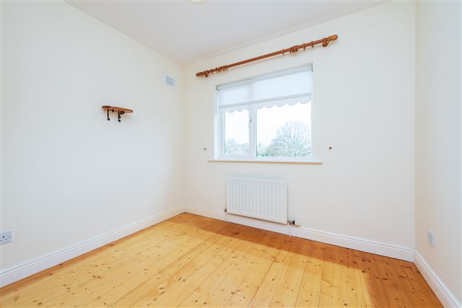 https://photos-a.propertyimages.ie/media/4/4/7/4915744/f94be100-9b85-4819-aa1e-4ba271a458cb_l.jpg