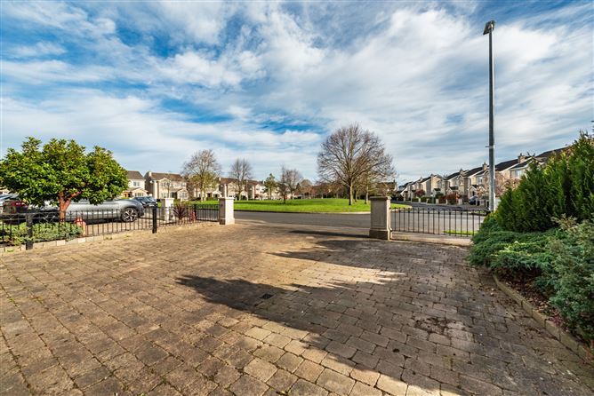 https://photos-a.propertyimages.ie/media/4/4/7/4915744/f94be100-9b85-4819-aa1e-4ba271a458cb_l.jpg