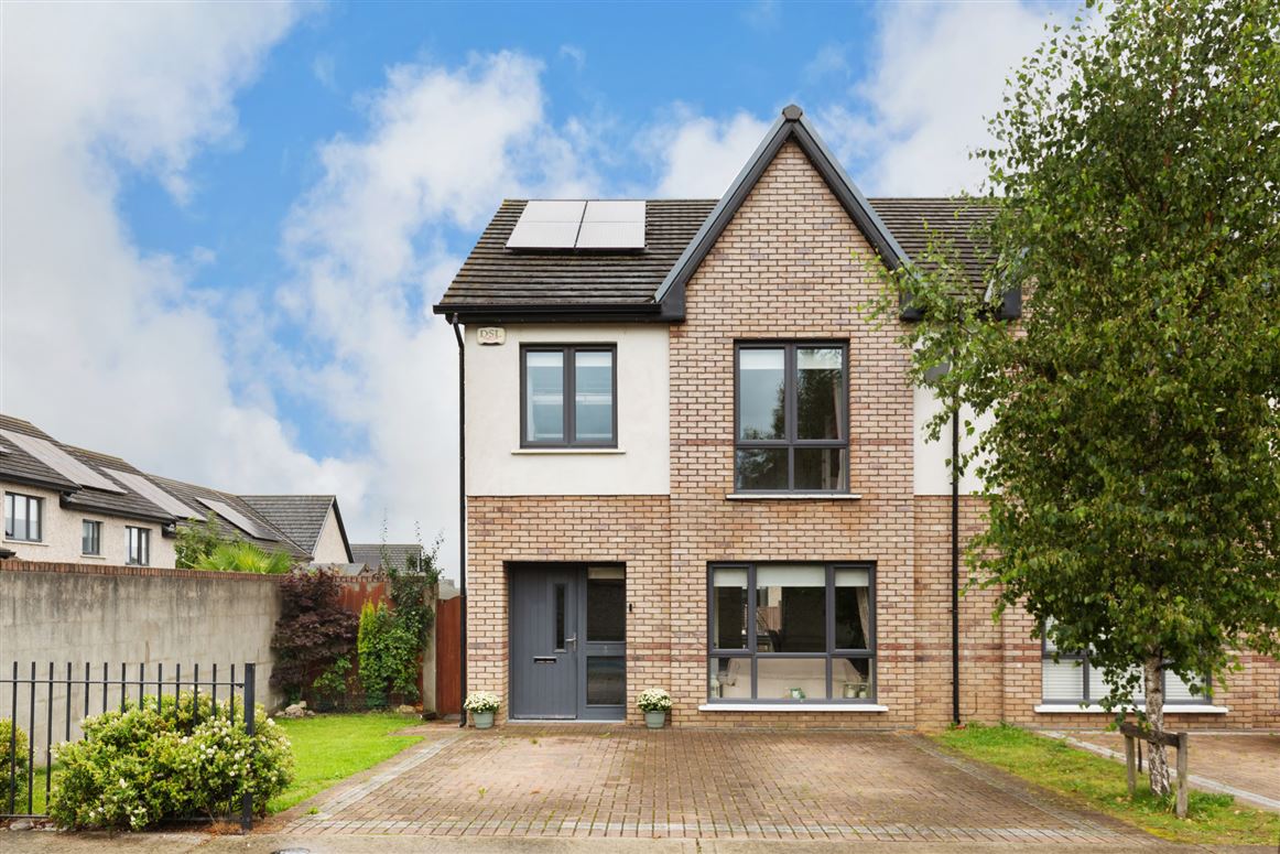 8 Elder Heath Lawn, Kiltipper, Dublin 24