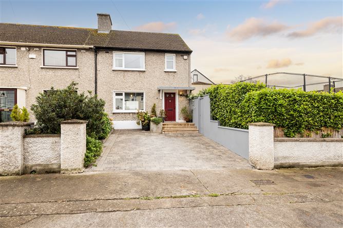 https://photos-a.propertyimages.ie/media/4/4/7/4962744/656185d4-92ff-47af-a1d3-f7a9974556a0_l.jpg