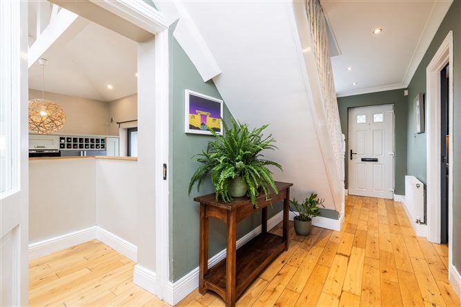 https://photos-a.propertyimages.ie/media/4/4/7/4962744/656185d4-92ff-47af-a1d3-f7a9974556a0_l.jpg