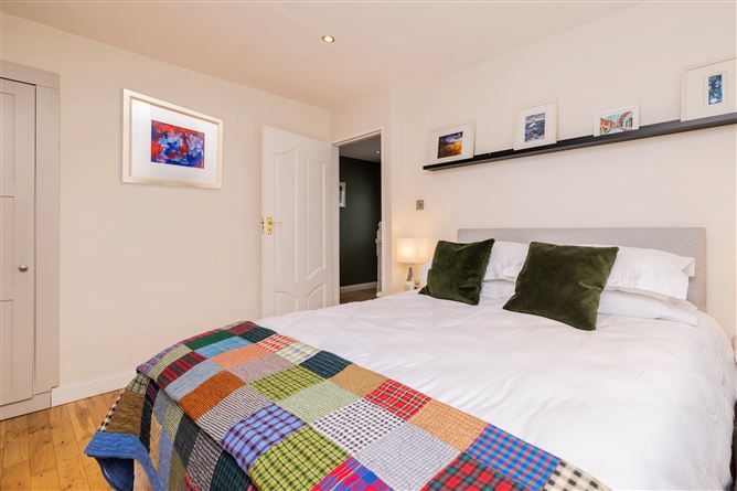 https://photos-a.propertyimages.ie/media/4/4/7/4962744/656185d4-92ff-47af-a1d3-f7a9974556a0_l.jpg