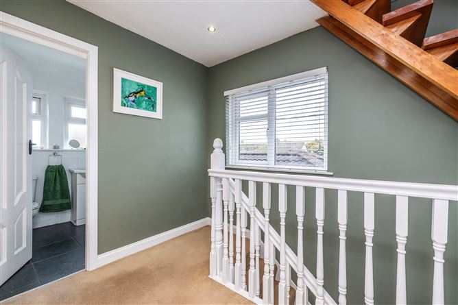 https://photos-a.propertyimages.ie/media/4/4/7/4962744/656185d4-92ff-47af-a1d3-f7a9974556a0_l.jpg