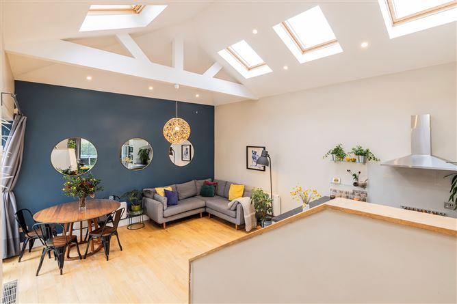 https://photos-a.propertyimages.ie/media/4/4/7/4962744/656185d4-92ff-47af-a1d3-f7a9974556a0_l.jpg