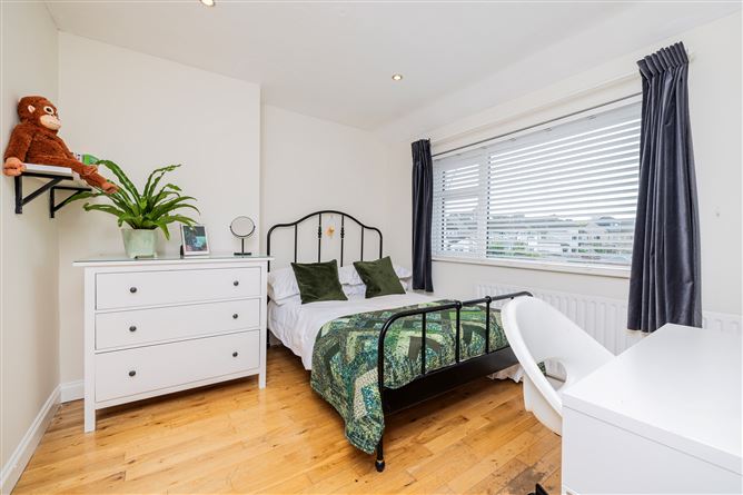https://photos-a.propertyimages.ie/media/4/4/7/4962744/656185d4-92ff-47af-a1d3-f7a9974556a0_l.jpg
