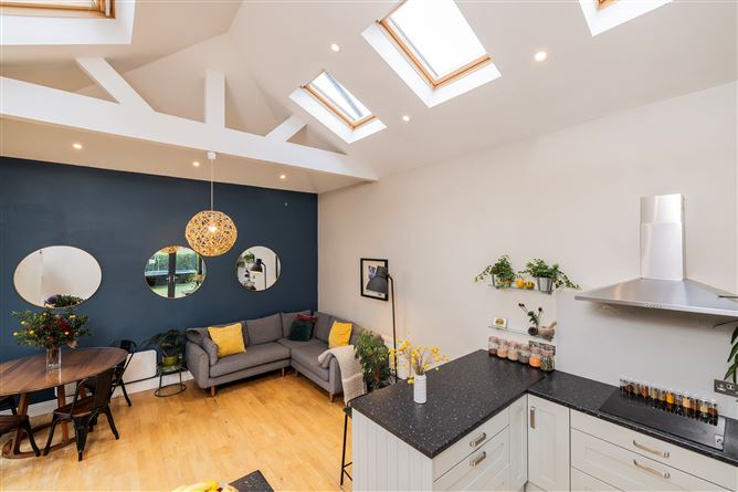 https://photos-a.propertyimages.ie/media/4/4/7/4962744/656185d4-92ff-47af-a1d3-f7a9974556a0_l.jpg