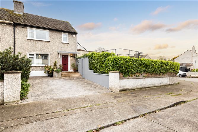 https://photos-a.propertyimages.ie/media/4/4/7/4962744/656185d4-92ff-47af-a1d3-f7a9974556a0_l.jpg