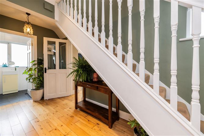 https://photos-a.propertyimages.ie/media/4/4/7/4962744/656185d4-92ff-47af-a1d3-f7a9974556a0_l.jpg