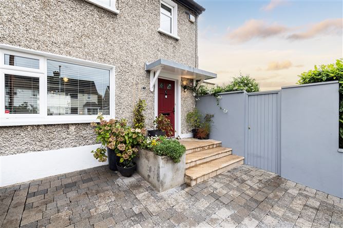 https://photos-a.propertyimages.ie/media/4/4/7/4962744/656185d4-92ff-47af-a1d3-f7a9974556a0_l.jpg