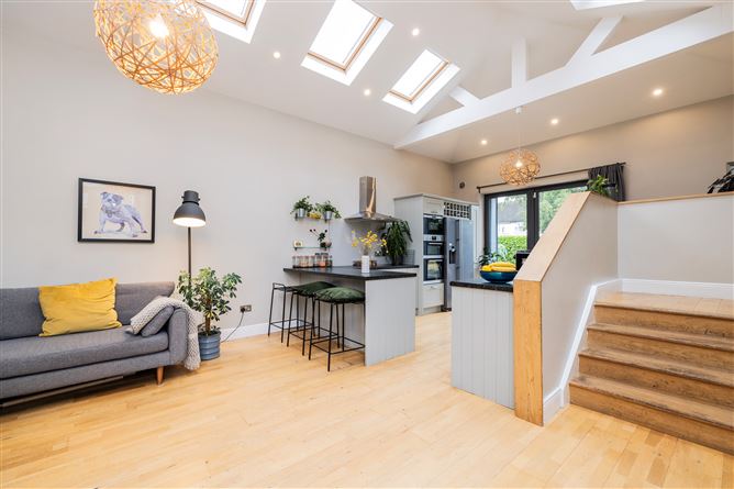https://photos-a.propertyimages.ie/media/4/4/7/4962744/656185d4-92ff-47af-a1d3-f7a9974556a0_l.jpg