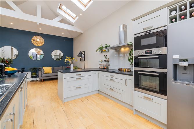 https://photos-a.propertyimages.ie/media/4/4/7/4962744/656185d4-92ff-47af-a1d3-f7a9974556a0_l.jpg