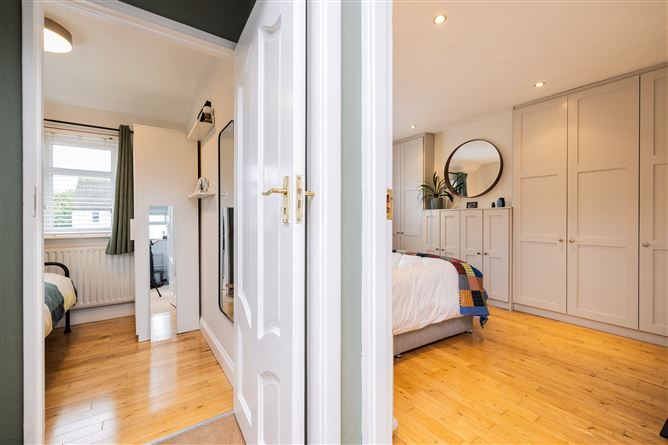 https://photos-a.propertyimages.ie/media/4/4/7/4962744/656185d4-92ff-47af-a1d3-f7a9974556a0_l.jpg