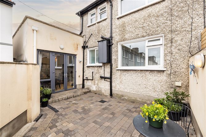 https://photos-a.propertyimages.ie/media/4/4/7/4962744/656185d4-92ff-47af-a1d3-f7a9974556a0_l.jpg