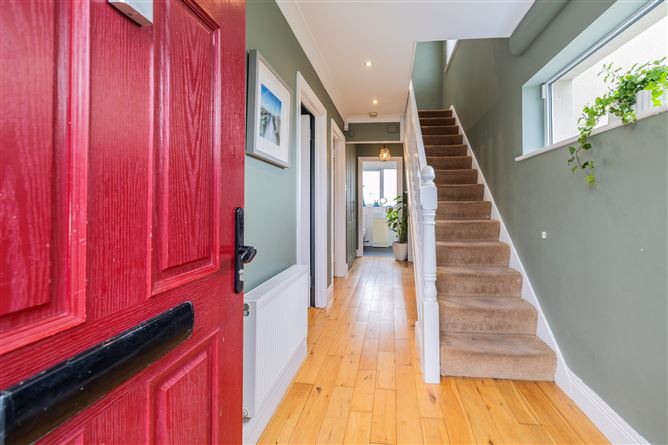 https://photos-a.propertyimages.ie/media/4/4/7/4962744/656185d4-92ff-47af-a1d3-f7a9974556a0_l.jpg