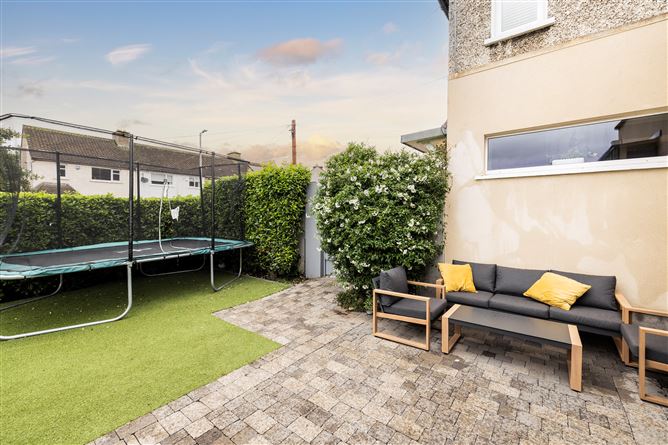 https://photos-a.propertyimages.ie/media/4/4/7/4962744/656185d4-92ff-47af-a1d3-f7a9974556a0_l.jpg