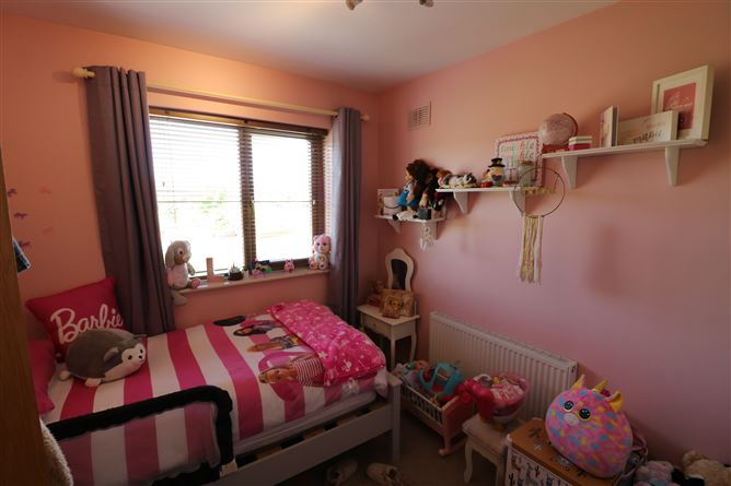 6 Hazel Close, Greenhill Village, Carrick-on-Suir, Tipperary