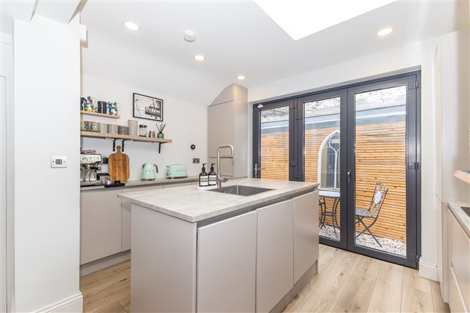 11 South Dock Place, Ringsend, Dublin 4