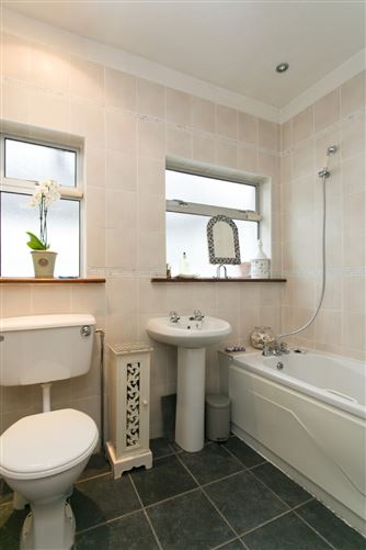 7 Oaktree Road, Stillorgan, Co. Dublin