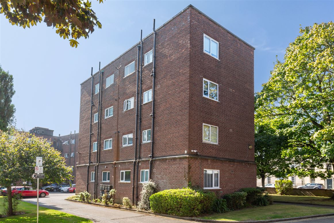 43 Maple House, Mespil Estate, Ballsbridge, Dublin 4