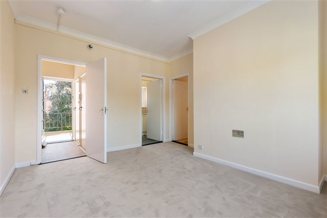 43 Maple House, Mespil Estate, Ballsbridge, Dublin 4