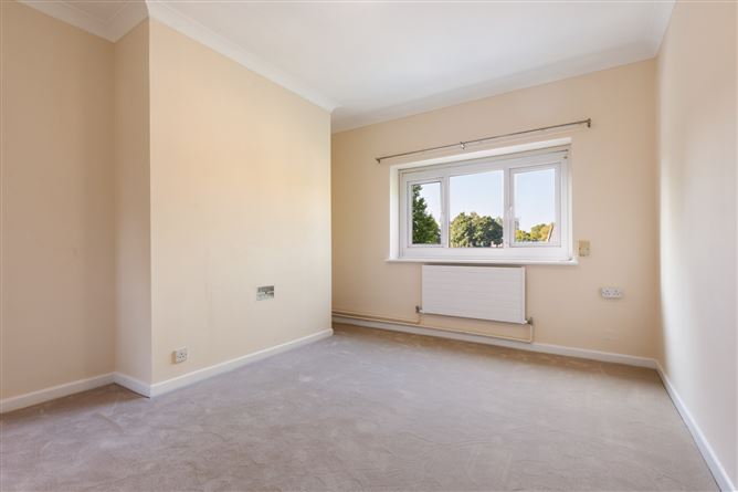 43 Maple House, Mespil Estate, Ballsbridge, Dublin 4