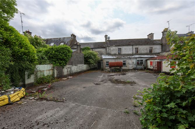 The Square, Castlepollard, Westmeath