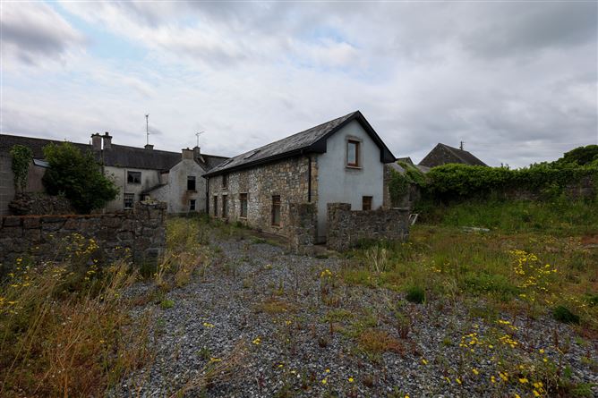 The Square, Castlepollard, Westmeath
