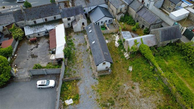 The Square, Castlepollard, Westmeath