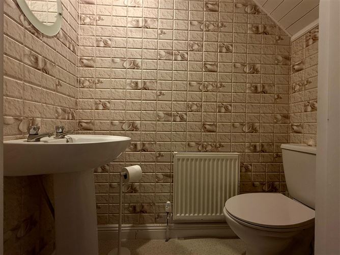 102 Laurel Grove, Tagoat, Wexford