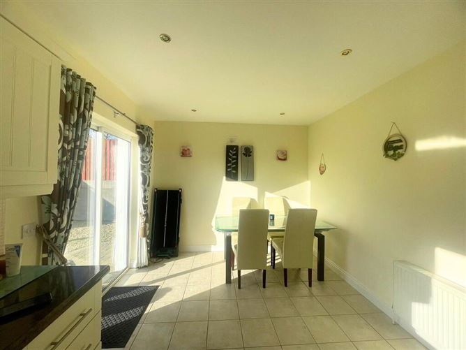 Photo 7 of 21 — 92 Tarmon Manor, Castlerea, Roscommon
