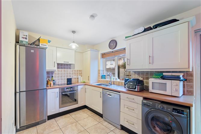 4 The Crescent, Oranhill, Oranmore, Galway