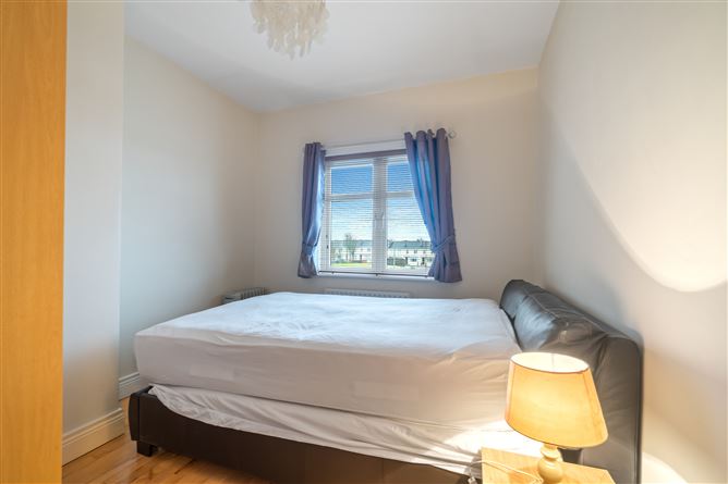 4 The Crescent, Oranhill, Oranmore, Galway