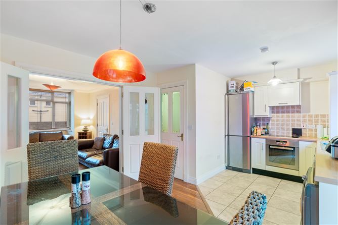 4 The Crescent, Oranhill, Oranmore, Galway
