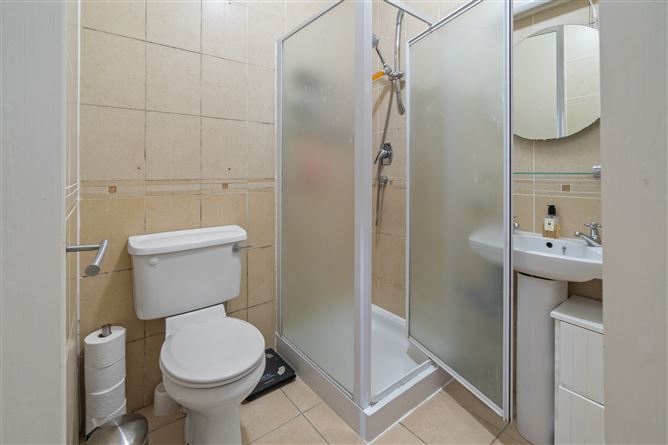 4 The Crescent, Oranhill, Oranmore, Galway