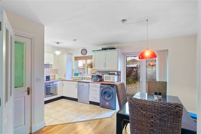 4 The Crescent, Oranhill, Oranmore, Galway